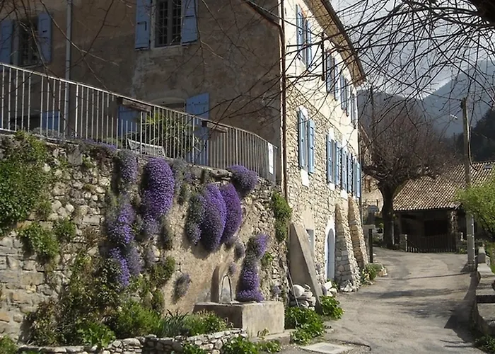 Le Sareymond Bed & Breakfast Menée